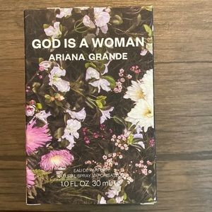 Ariana Grande God Is A Woman eau de parfum